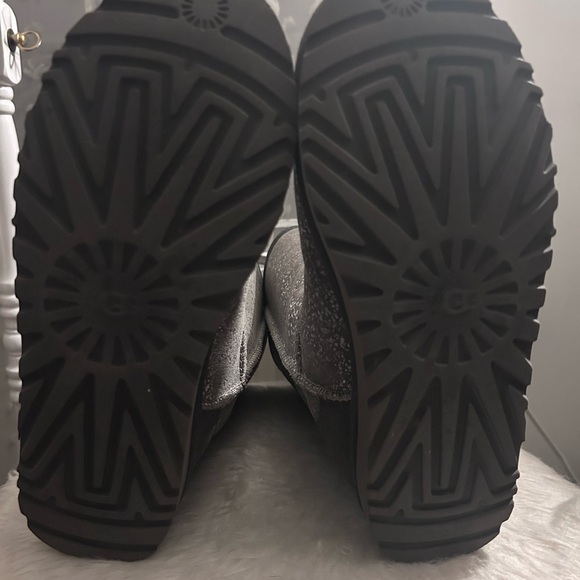 UGG Women's Speckled Gray Winter Boots - Picture 2 of 7